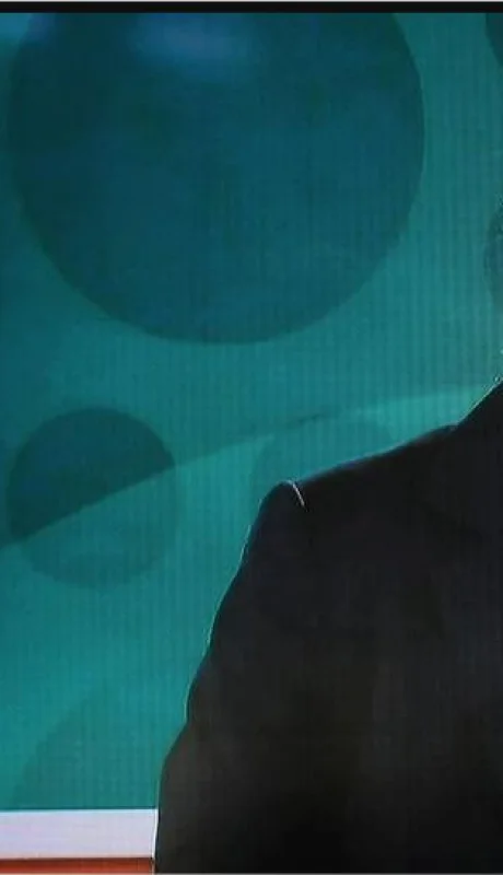 Macron y la candidata de la coalición de izquierda al cargo de primer ministro, Lucie Castets