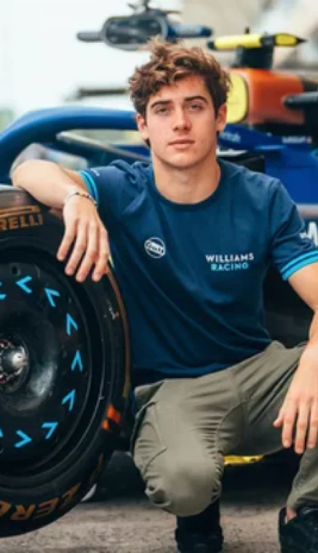 El piloto argentino correrá en la máxima categoría del automovilismo, según lo confirmó la escudería.