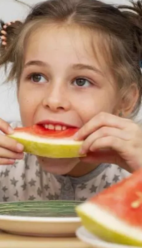 Obtener las vitaminas necesarias es fundamental para el desarrollo y crecimiento de los niños.