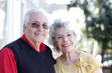 Explican la nueva visión holística para el envejecimiento humano