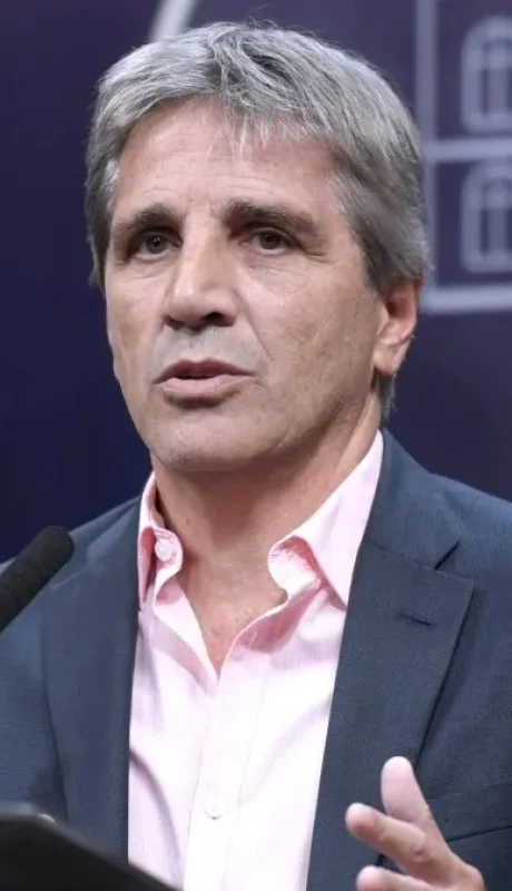 El Gobierno reduce el impuesto PAÍS y apunta a un nuevo ciclo económico