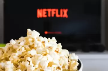 Baja del impuesto PAIS: ¿qué pasará con aplicaciones como Netflix y Spotify?