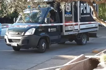 Tragedia en Las Heras: un hombre murió tras precipitarse desde un poste de luz