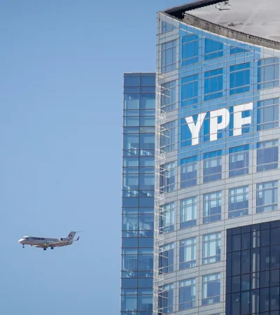 La estatización de YPF de Cristina y Kicillof resulta cada día más cara