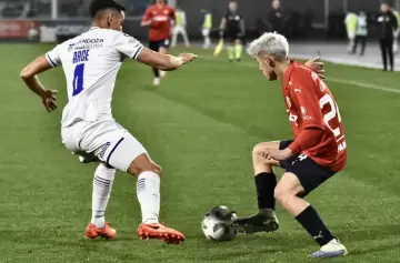El Rojo le dio un duro cachetazo al Tomba en Copa Argentina