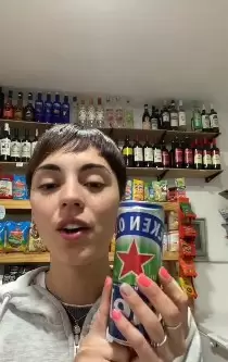 Los productos clavos que tiene en su almacén.