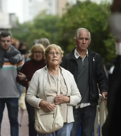 Miles de beneficiarios esperan una mejora en su jubilación.