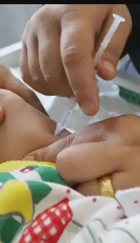 La guerra y las condiciones de insalubridad extrema hicieron resurgir un flagelo que ataca a la población infantil.