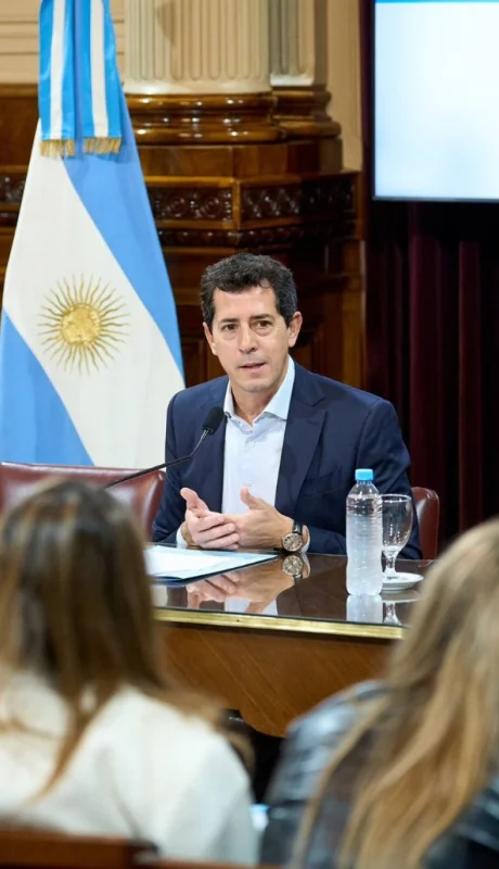 El senador Eduardo "Wado" De Predo, fue designado al frente de la Comisión de Educación y Cultura.