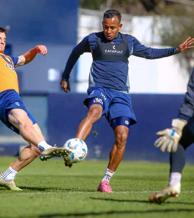 Villa intentará ser determinante ante Vélez.