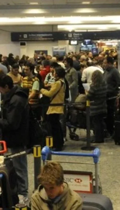 Demoras y trastornos en Aeroparque por medidas de fuerza
