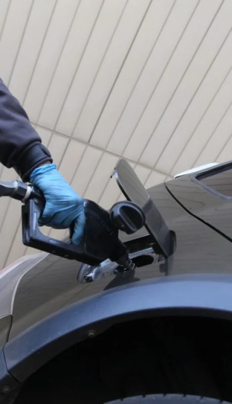 Suba de la nafta y el gasoil  /