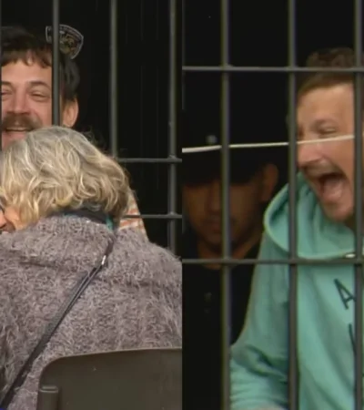 Momento en que los hermanos Kiczka, presos, fueron visitados por sus familiares y se rieron ante la grave situación que atraviesan judicialmente.
