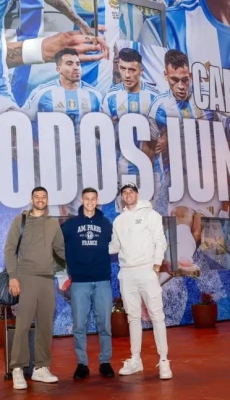 Rulli, el mendocino Castellanos y Dibu Martínez ya en la Argentina.