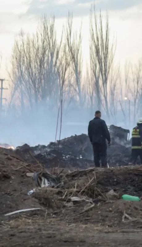 El Zonda juega con fuego: un incendio descontrolado causó pánico en Guaymallén
