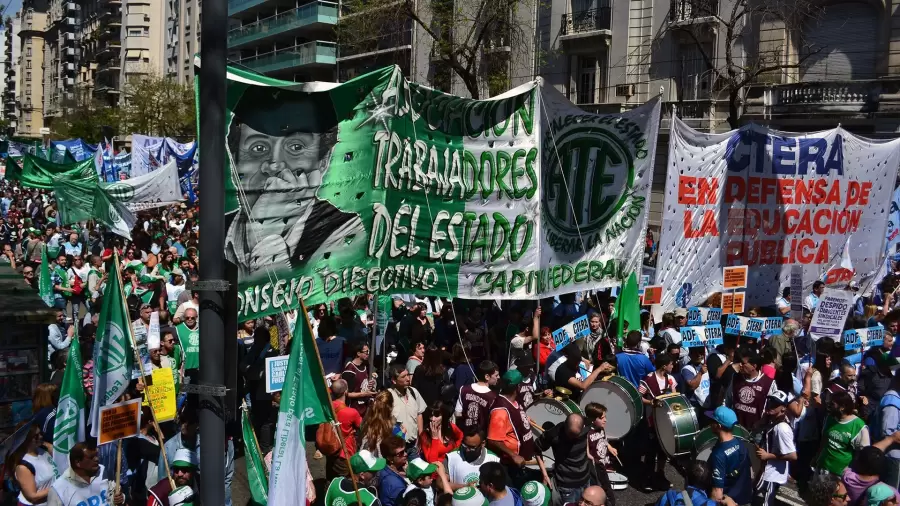 "Pettovello ofreció 3% para agosto y 2% para septiembre. Es una cifra irrisoria, ya que junio arrojó un 5% de inflación" (Marcos Creta)