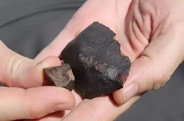 ¿De qué origen es la piedra que cayó del cielo en Sudáfrica?