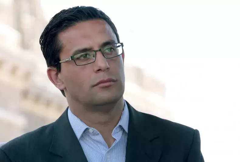 Sebastián Sarmiento, juez