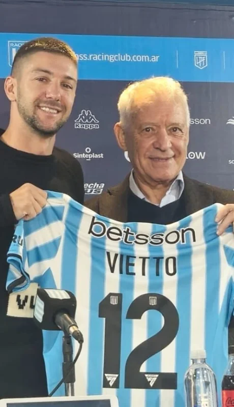 Luciano Vietto junto a Victor Blanco