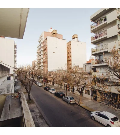 Una adolescente escapó de un ataque sexual por un balcón