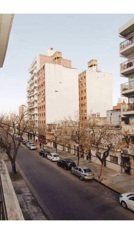 Una adolescente escapó de un ataque sexual por un balcón