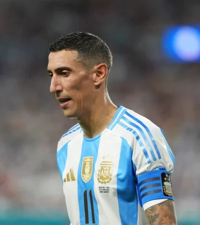 Fideo y un homenaje en su ciudad natal.