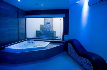 No tan placentero: el martirio de vivir al lado de un telo