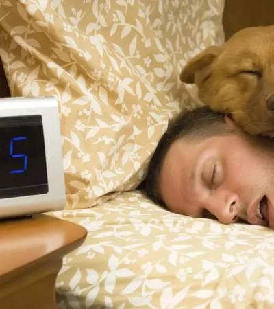 Es una práctica que nos lleva poco menos de 5 minutos. Pero nos ordena el sueño.