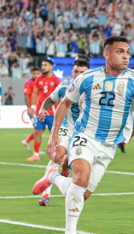 Lautaro Martínez compartirá ataque con Julián Álvarez.