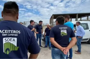 Tras semanas de paros y protestas, los aceiteros acordaron un básico récord