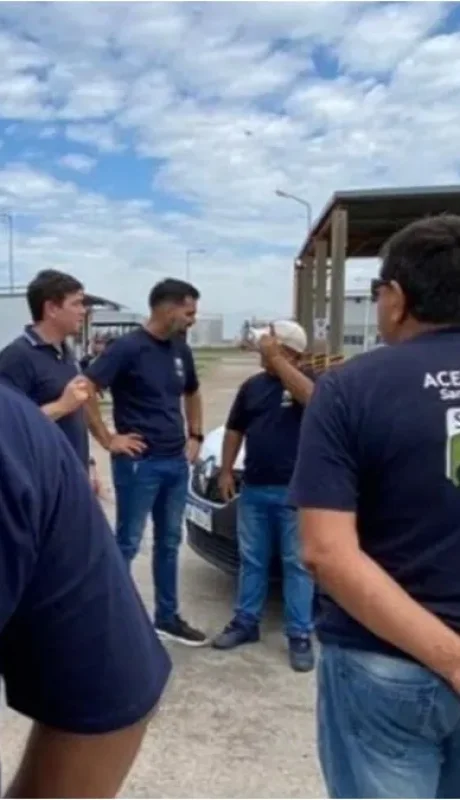 Tras semanas de paros y protestas, los aceiteros acordaron un básico récord