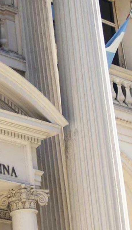 El BCRA anunció la baja del crawling peg