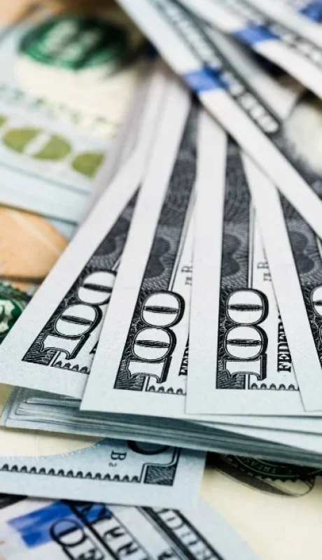 Créditos en dólares se dispararon 87,6% en septiembre y explican la caída del blue