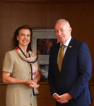 La canciller Mondino con el embajador de Suiza en Argentina