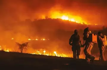 Incendios: cuatro bomberos heridos y un estado de emergencia que sacude a Córdoba