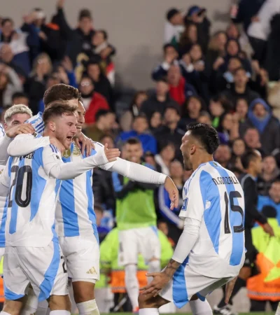 La Scaloneta y una noche brillante.