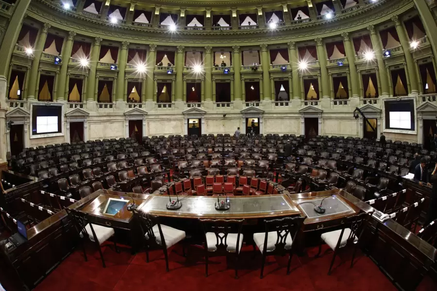 El 88% está de acuerdo con reducir el gasto en la política. (Foto: web)