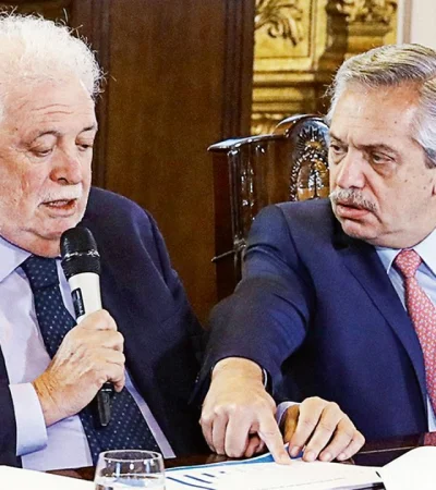 Buenos tiempos: Ginés González García junto a Alberto Fernández. (Foto: web)