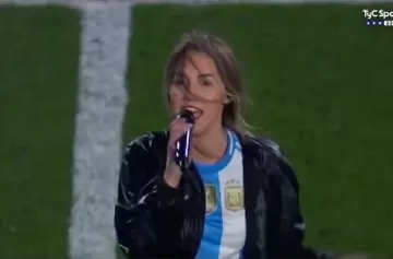 "Mato y muero por estos colores": la historia de la canción y de su creadora