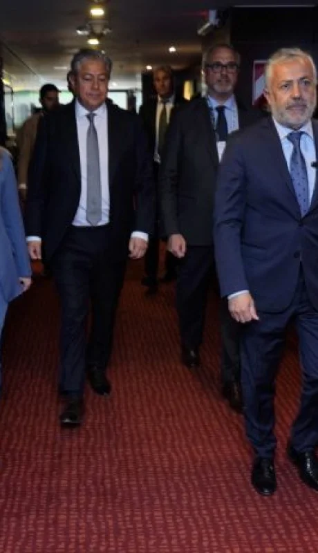 El Gobernador y la vice llegan a la convención  /