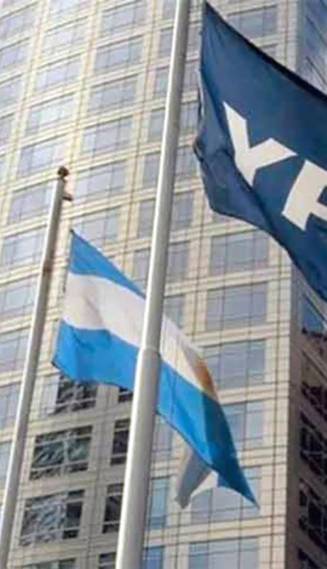 El Departamento de Justicia de EEUU pidió rechazar el pedido de Burford y Eton Capital de quedarse con activos de YPF