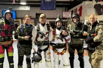 Son argentinos, saltaron desde la estratosfera y lograron un récord mundial