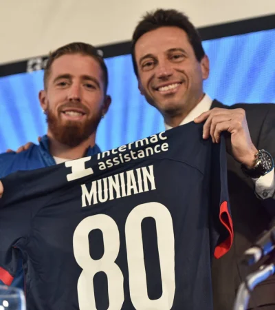 Iker Muniain con Marcelo Moretti, presidente del Ciclón