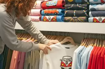 ¡La ropa, un lujo al alcance de pocos!