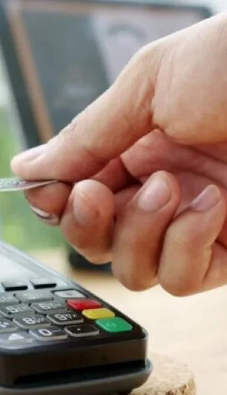 Los rechazos de tarjetas de crédito preocupan al sector comercial