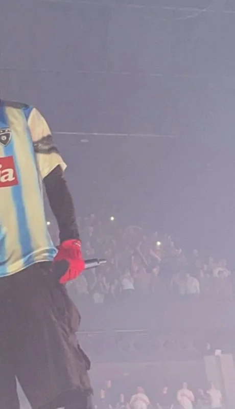 Scott cantó e hizo bailar al público que asistió al Movistar Arena.