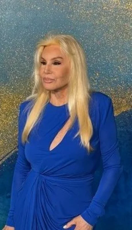 Susana Giménez en la alfombra azul de los Martín Fierro