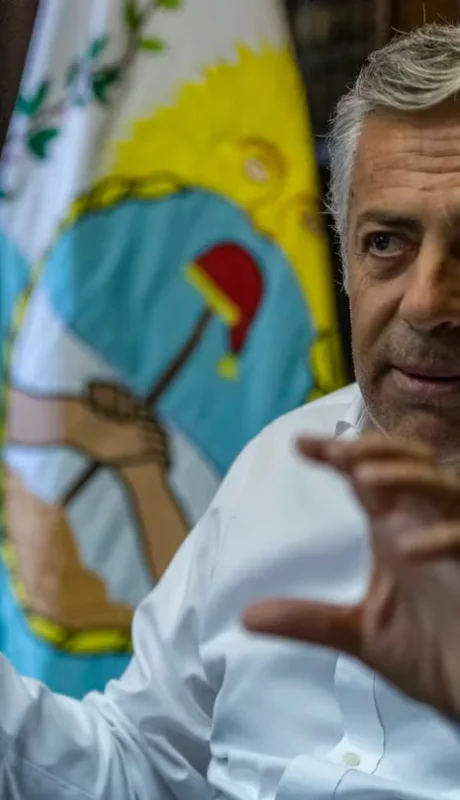 Alfredo Cornejo, gobernador de Mendoza, recibirá la autorización de Nación para importar medicamentos.