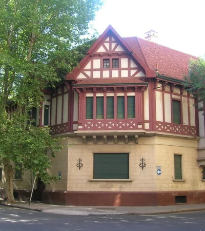 En venta: la misteriosa casona del Opus Dei en Rosario abre sus puertas al mercado