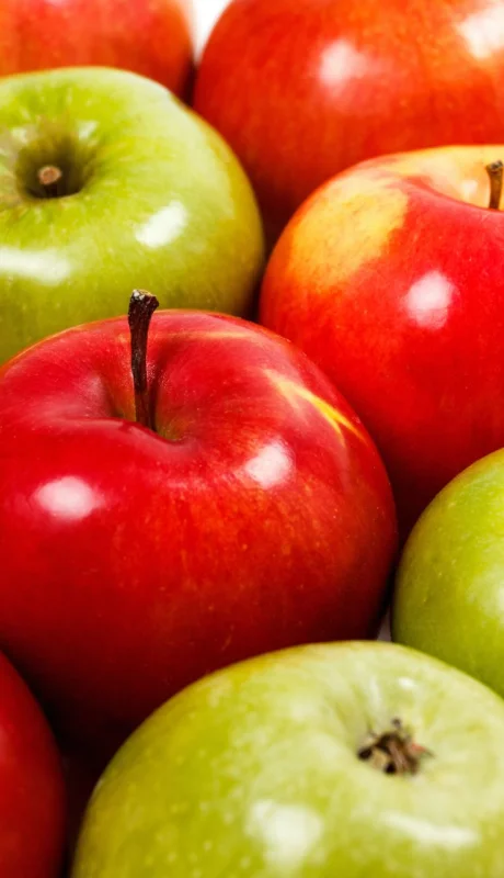 Las manzanas contienen antioxidantes que combaten los daños generados por los radicales libres.